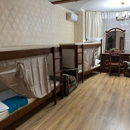 Ararat-Osokorki Hostel Киев Экстерьер фото