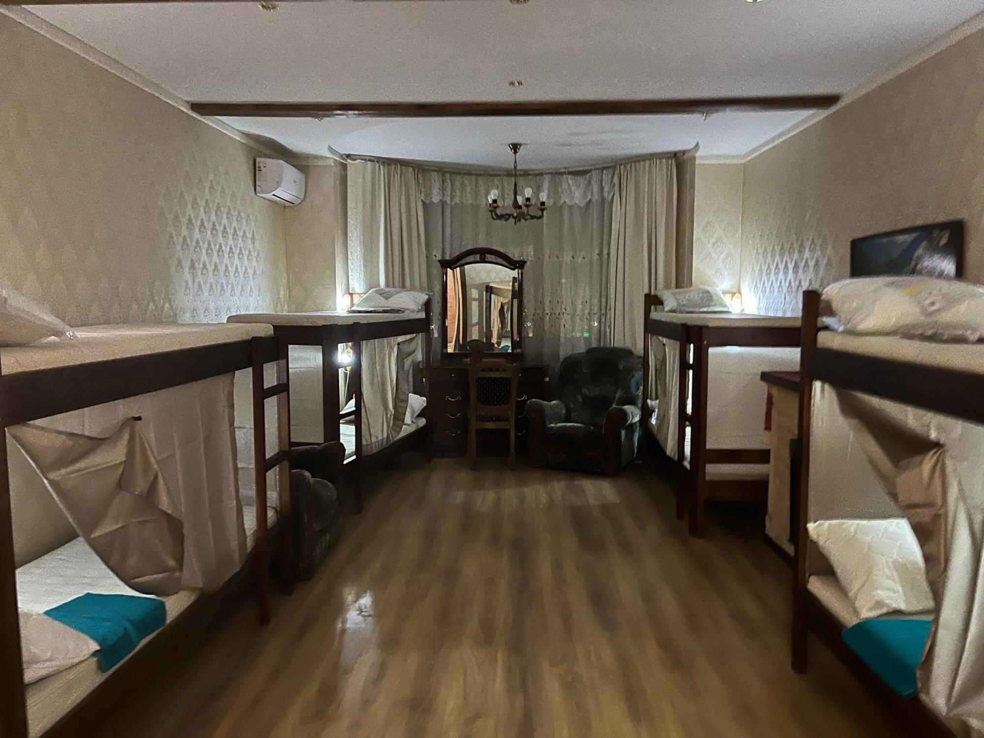 Ararat-Osokorki Hostel Киев Экстерьер фото