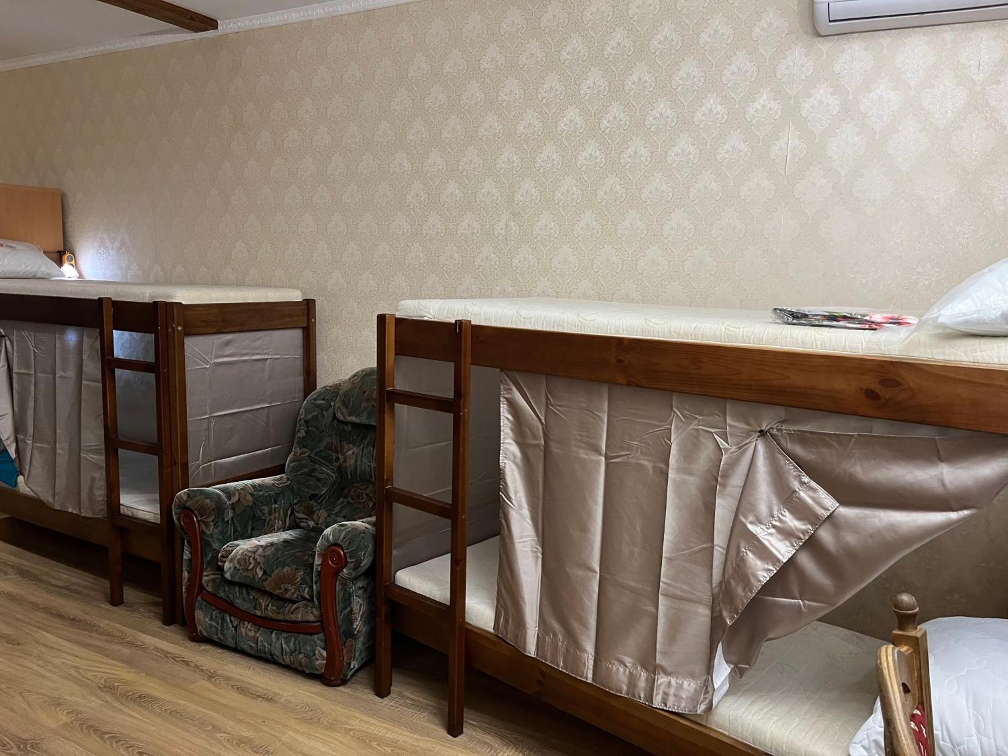Ararat-Osokorki Hostel Киев Экстерьер фото